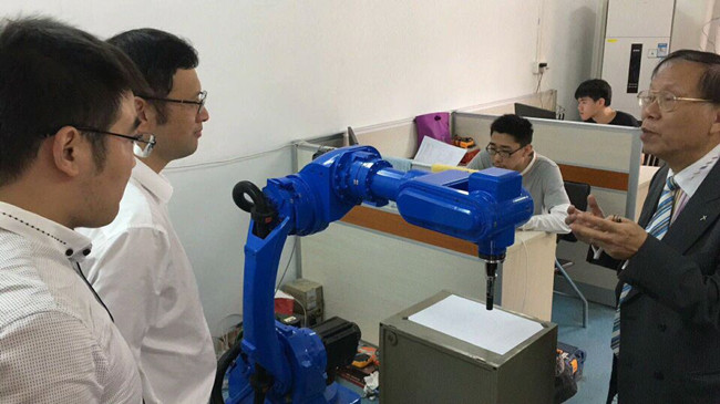 欢迎华南理工大学蒋教授莅临鑫台铭参观指导工作