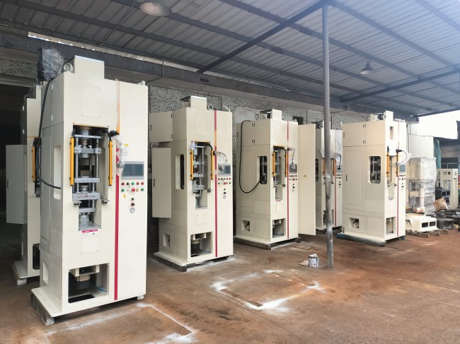 铁硅铝、钕铁硼、铁氧体磁材伺服粉末成型机